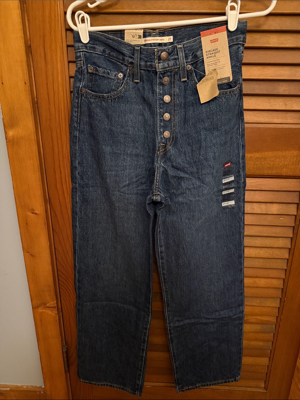 NWT Women’s Levi’s ribcage straight ankle button fly denim